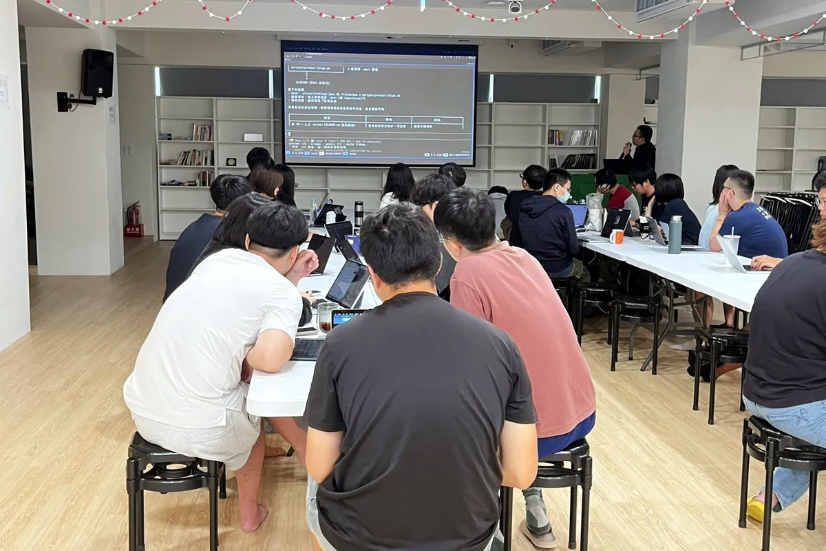 可租借的活動場地,圓桌排開的講座現場